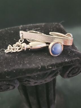Vintage Hickok Silver Tone Tie Clip with Blue Cabochon Stone and Chain Assembly